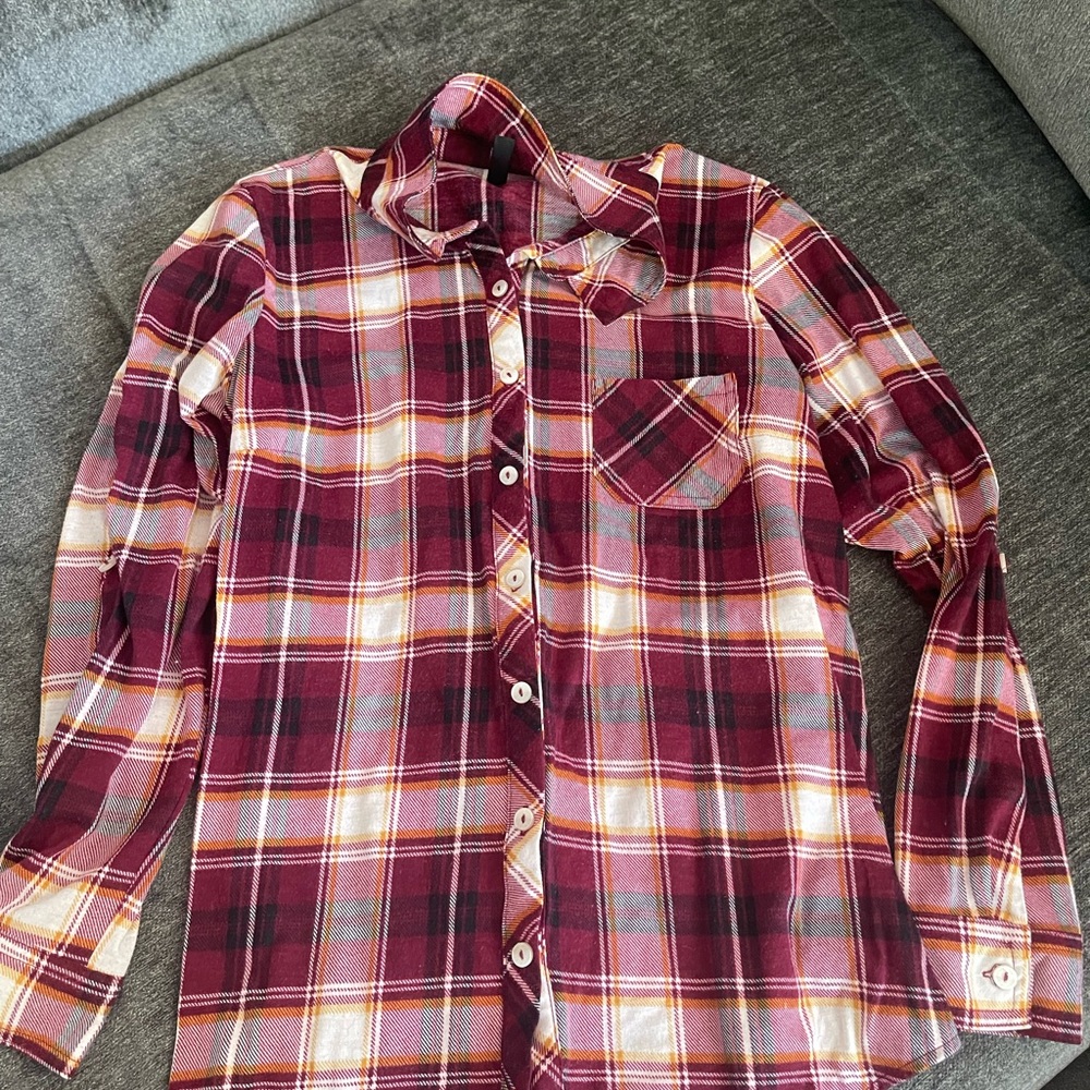 Cute shirt with sleeves